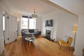 Creel Cottage- stylish cottage near the sea